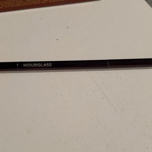 Hourglass arch pencil